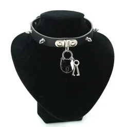 New Bullet 69 1row small spike and padlock - Choker Goottikamaa|Pikkutuhmaa