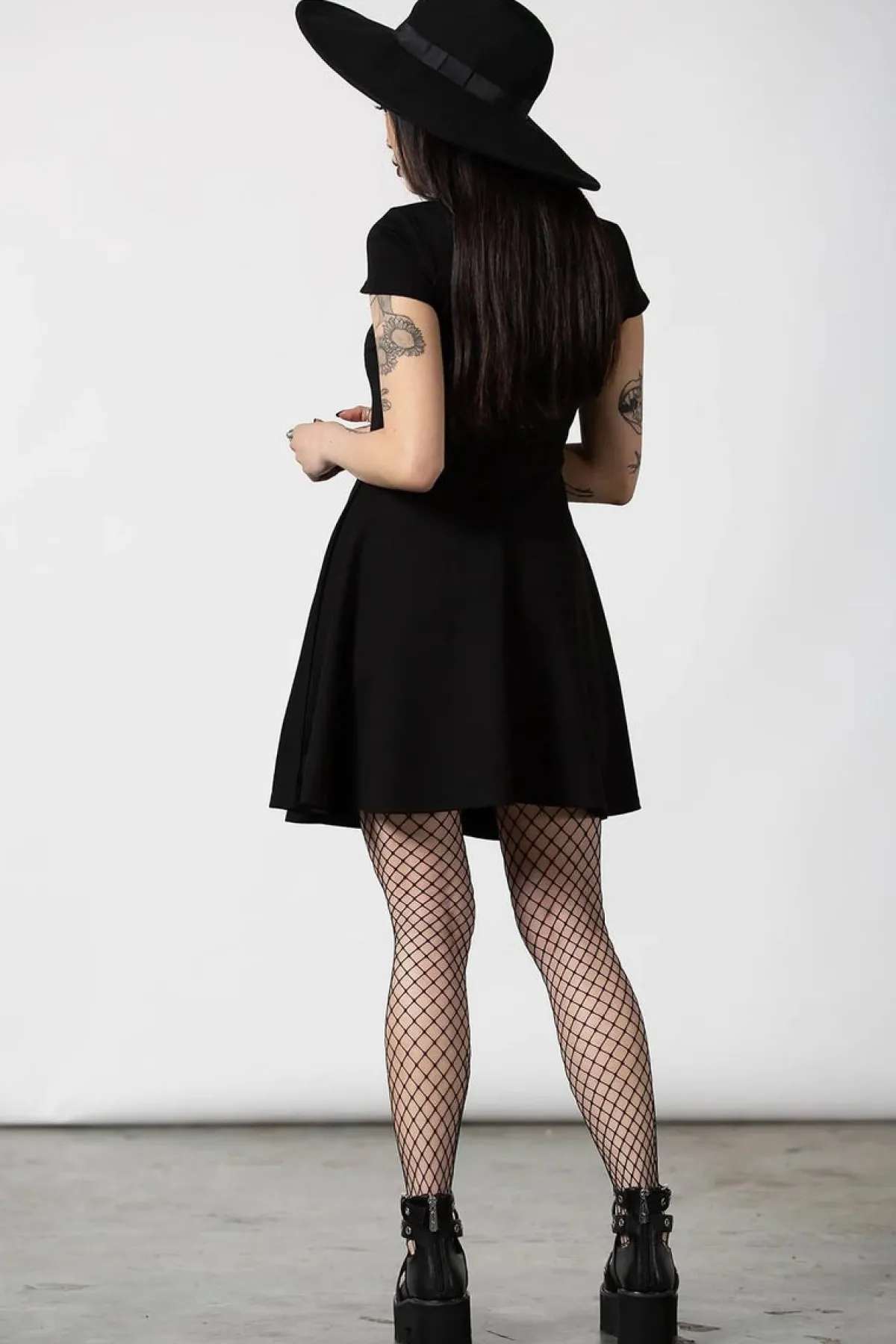 Online Tied Up - Skater mekko Mekot