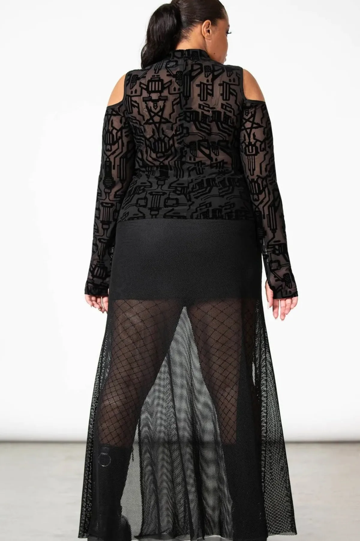 Best Tuned Out Mesh Cold Shoulder Pusero Pitkähihaiset