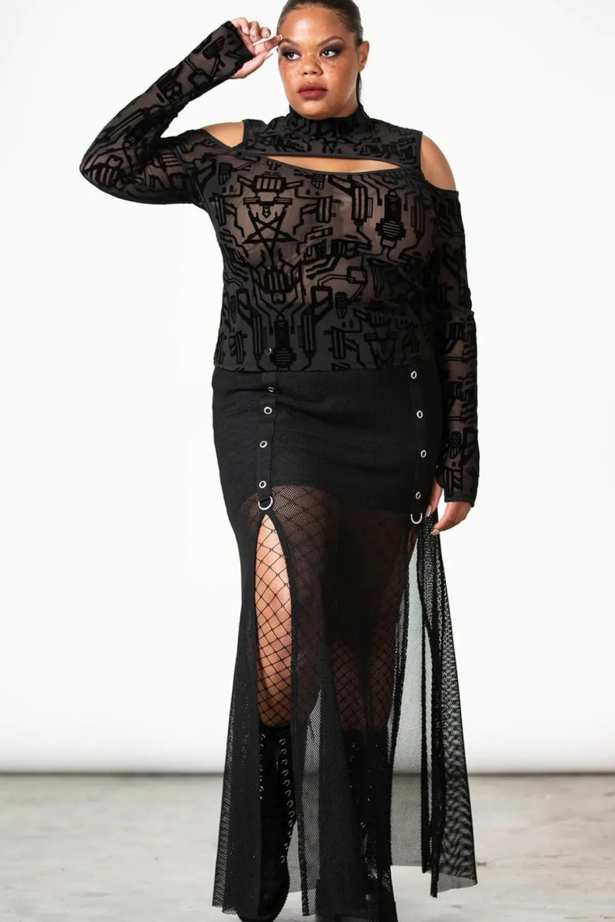 Best Tuned Out Mesh Cold Shoulder Pusero Pitkähihaiset