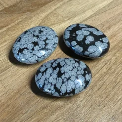 Sale Lumihiutale-obsidiaani - Huolikivi (Kämmenkivi) Huolikivet|Obsidiaani